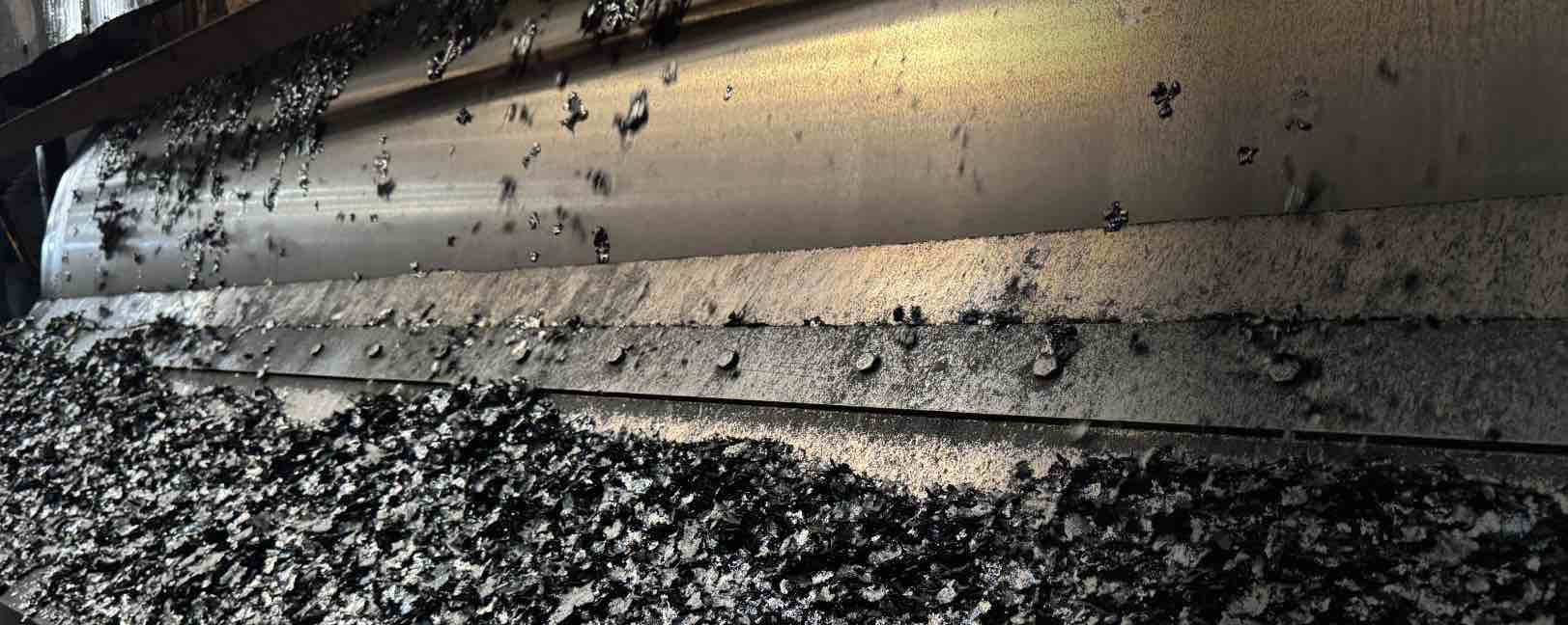 Ihumate drum-drying equipment ensuring uniform and stable fertilizer flakes.