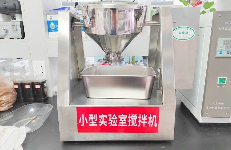 Ihumate R&D Center using lab mixers to ensure precise mixing ratios.