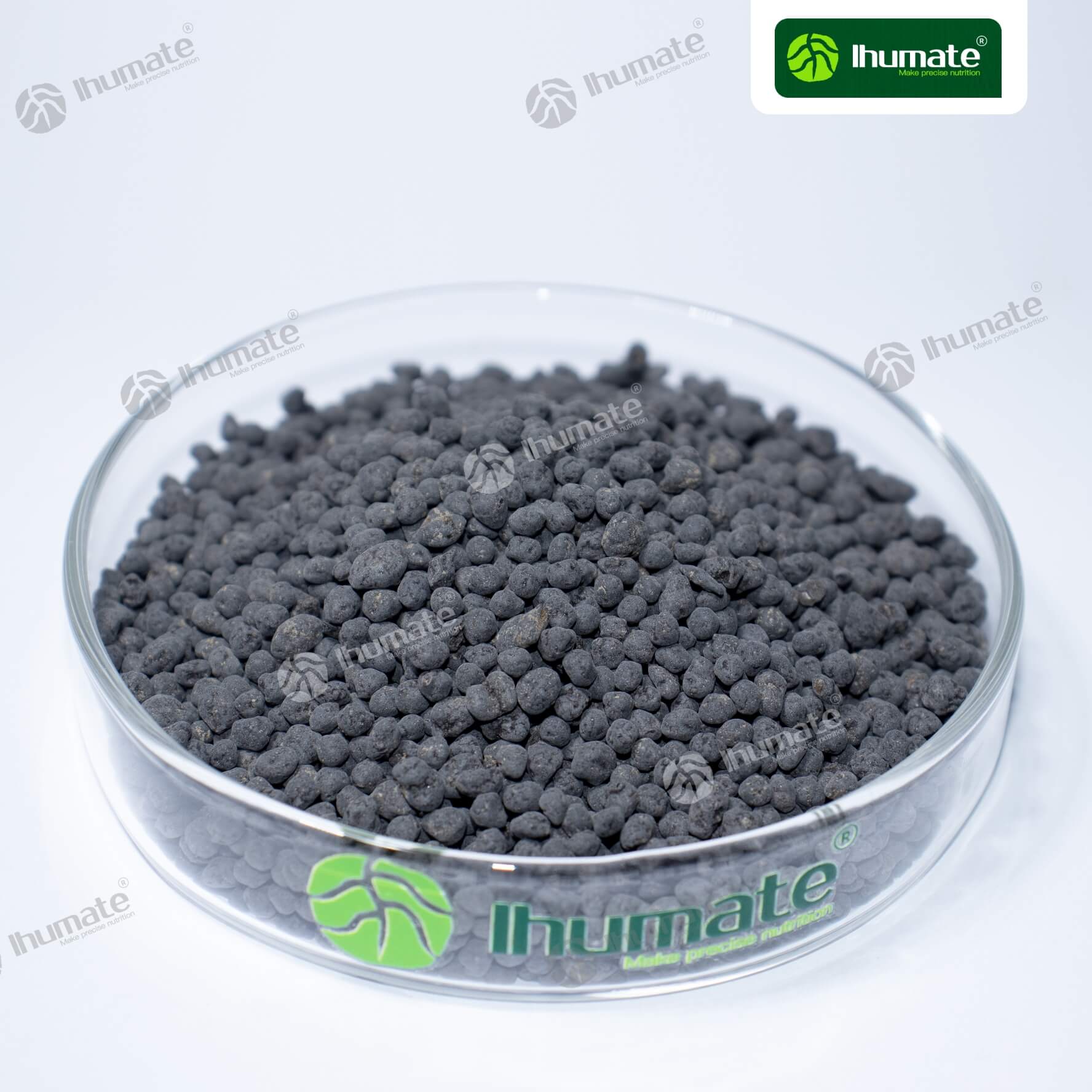 Ihumate GREEMIC spherical organic fertilizer front view, rich in humic acid, fulvic acid and medium/trace elements, enhancing crop stress resistance